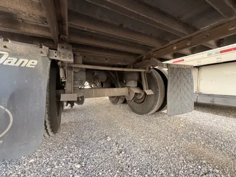 Great Dane air ride suspension system with airbags and shock absorbers